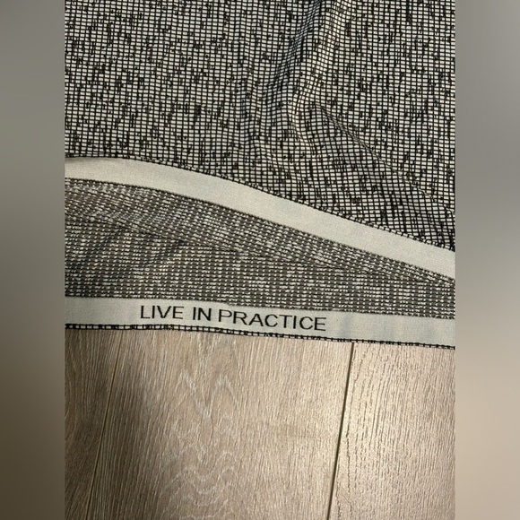 Lululemon Metal Vent Tech Polo 2.0 Space Code Graphite Grey / Vapor. size M - Picture 5 of 9